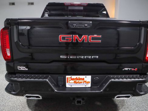 Used 2023 GMC Sierra 1500 AT4 w/ Technology Package AWD/4WD image 8