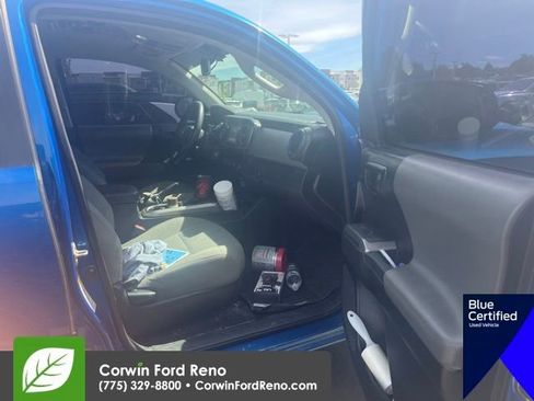 Used 2017 Toyota Tacoma SR5 AWD/4WD image 10