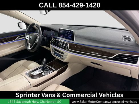 Used 2021 BMW 740i w/ Premium Package RWD image 30