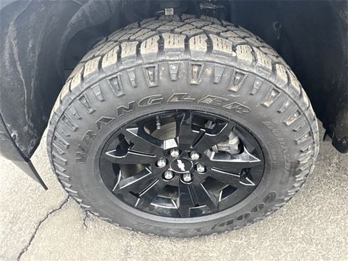 Certified 2022 Chevrolet Colorado Z71 w/ Z71 Midnight Edition image 30