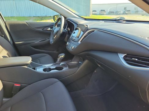 Used 2024 Chevrolet Malibu LT FWD image 34