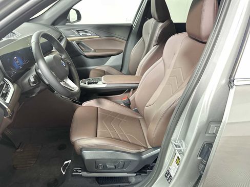 Used 2025 BMW X1 xDrive28i w/ Technology Package image 9