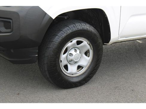 Used 2019 Toyota Tacoma 2WD Access Cab image 6