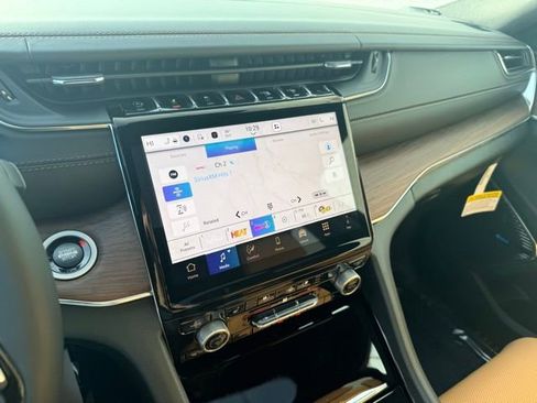 New 2025 Jeep Grand Cherokee L Summit image 30