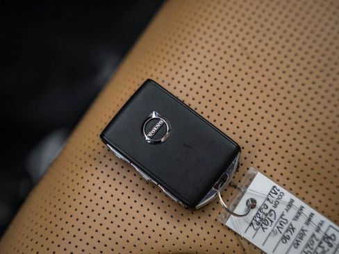 Certified 2024 Volvo XC90 T8 Ultimate w/ Protection Package image 44