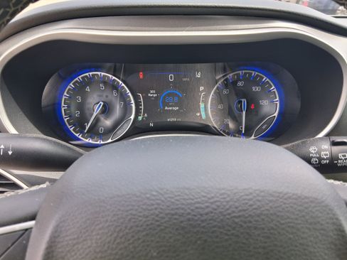 Used 2023 Chrysler Pacifica Touring-L FWD image 10