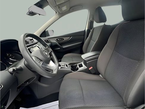 Used 2021 Nissan Rogue Sport S image 12