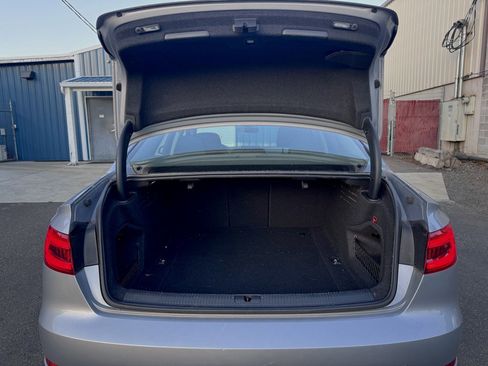 Used 2017 Audi A4 2.0T Premium image 40