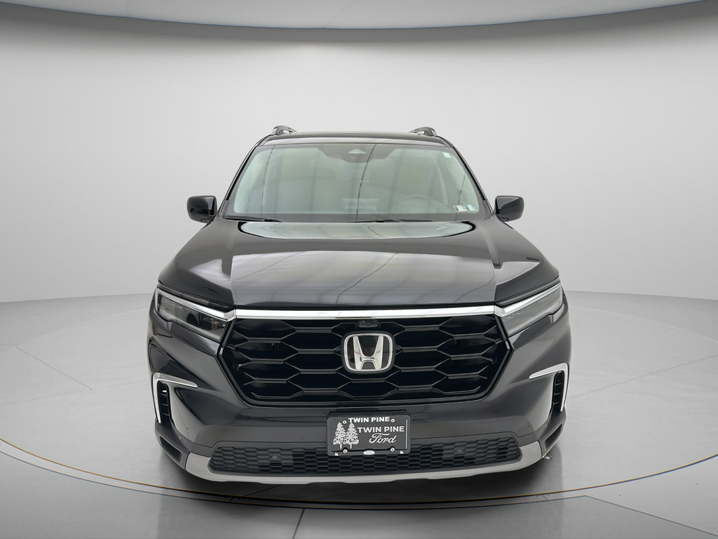 Used 2025 Honda Pilot Elite image 2
