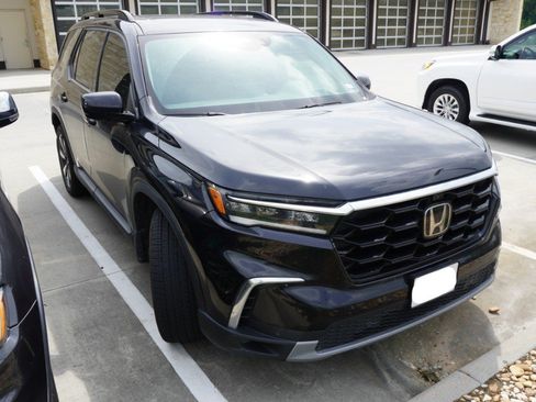 Used 2024 Honda Pilot Elite image 6