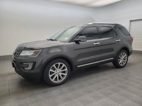 Used 2017 Ford Explorer Limited image 2