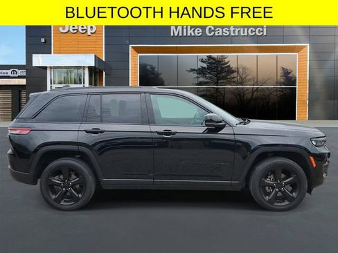 Certified 2024 Jeep Grand Cherokee Altitude AWD/4WD image 3