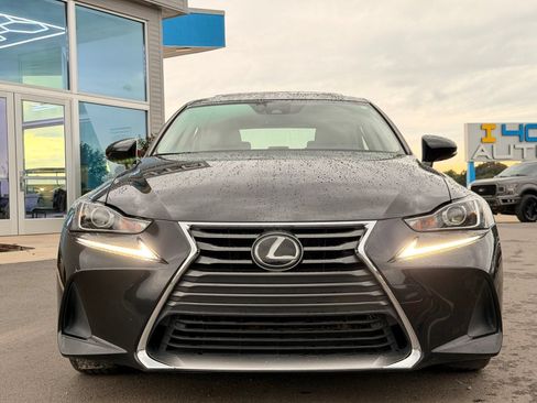 Used 2018 Lexus IS 300 w/ Comfort Package RWD image 11