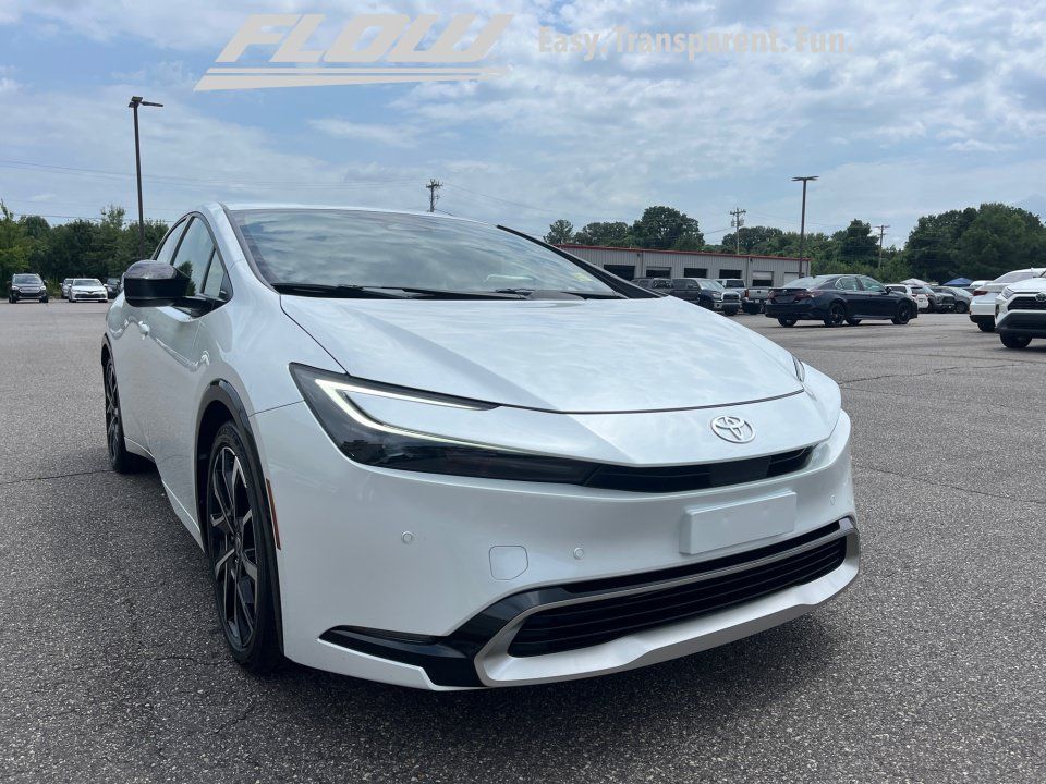 Used 2025 Toyota Prius Plug-In Hybrid FWD image 26