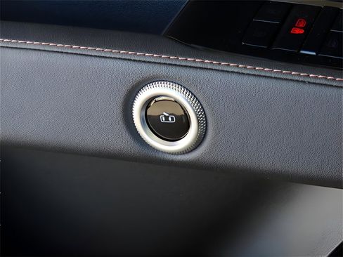 New 2025 Maserati Grecale Folgore image 48