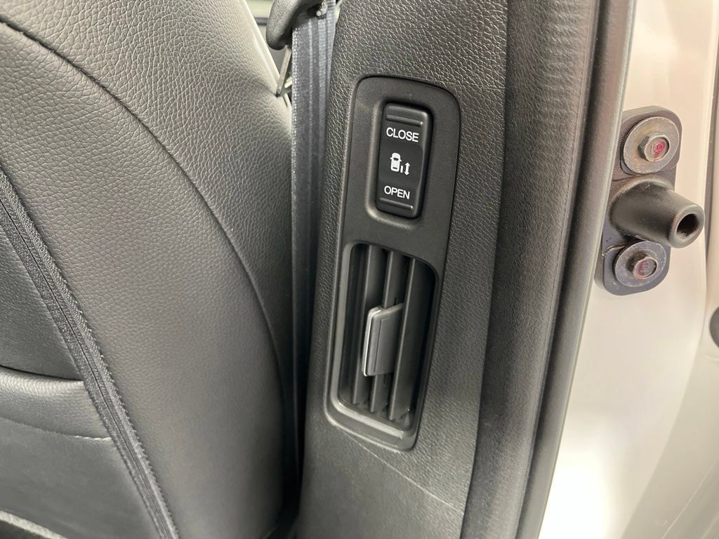 Certified 2026 Honda Odyssey Touring image 11