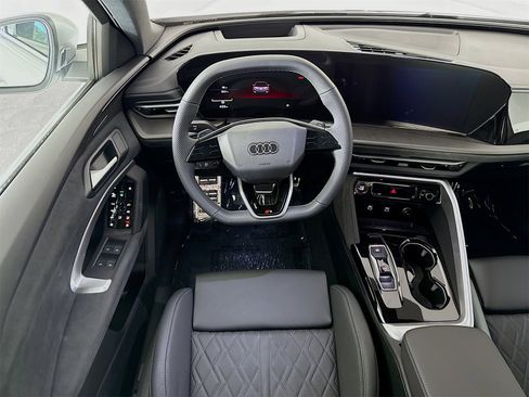 New 2025 Audi SQ5 Premium Plus image 23