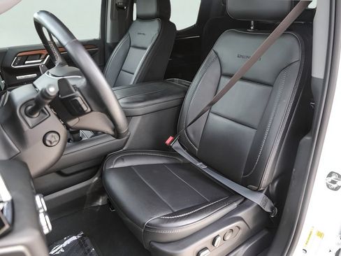 Used 2023 GMC Sierra 1500 Denali AWD/4WD image 9