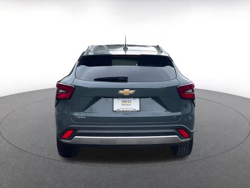 Used 2025 Chevrolet Trax LT image 11