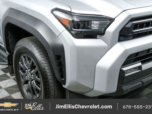 Used 2025 Toyota 4Runner SR5 RWD image 33