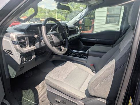 Used 2024 Ford F250 XLT w/ FX4 Off-Road Package AWD/4WD image 6