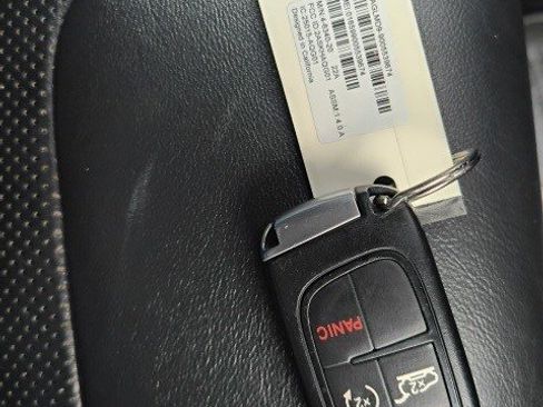 Used 2019 Jeep Cherokee Limited image 23