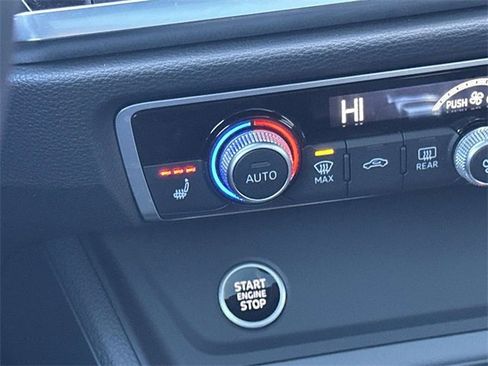 Certified 2025 Audi Q3 2.0T Premium w/ Convenience Package image 32