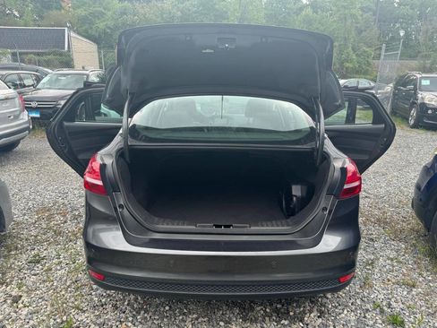 Used 2017 Ford Focus Titanium image 11