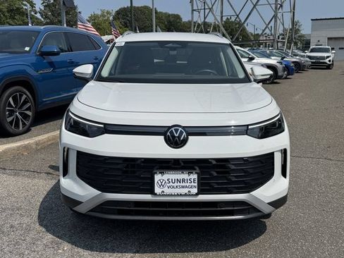 Used 2026 Volkswagen Tiguan SE AWD/4WD image 2