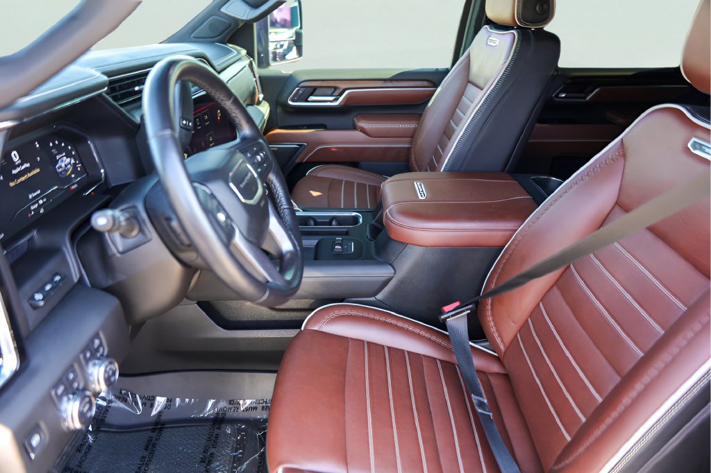 Used 2025 GMC Sierra 3500 Denali Ultimate AWD/4WD image 11