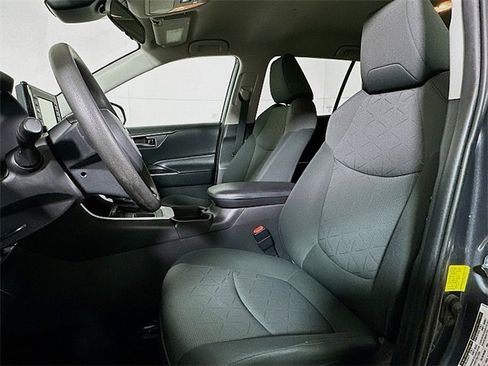 Used 2021 Toyota RAV4 XLE image 11