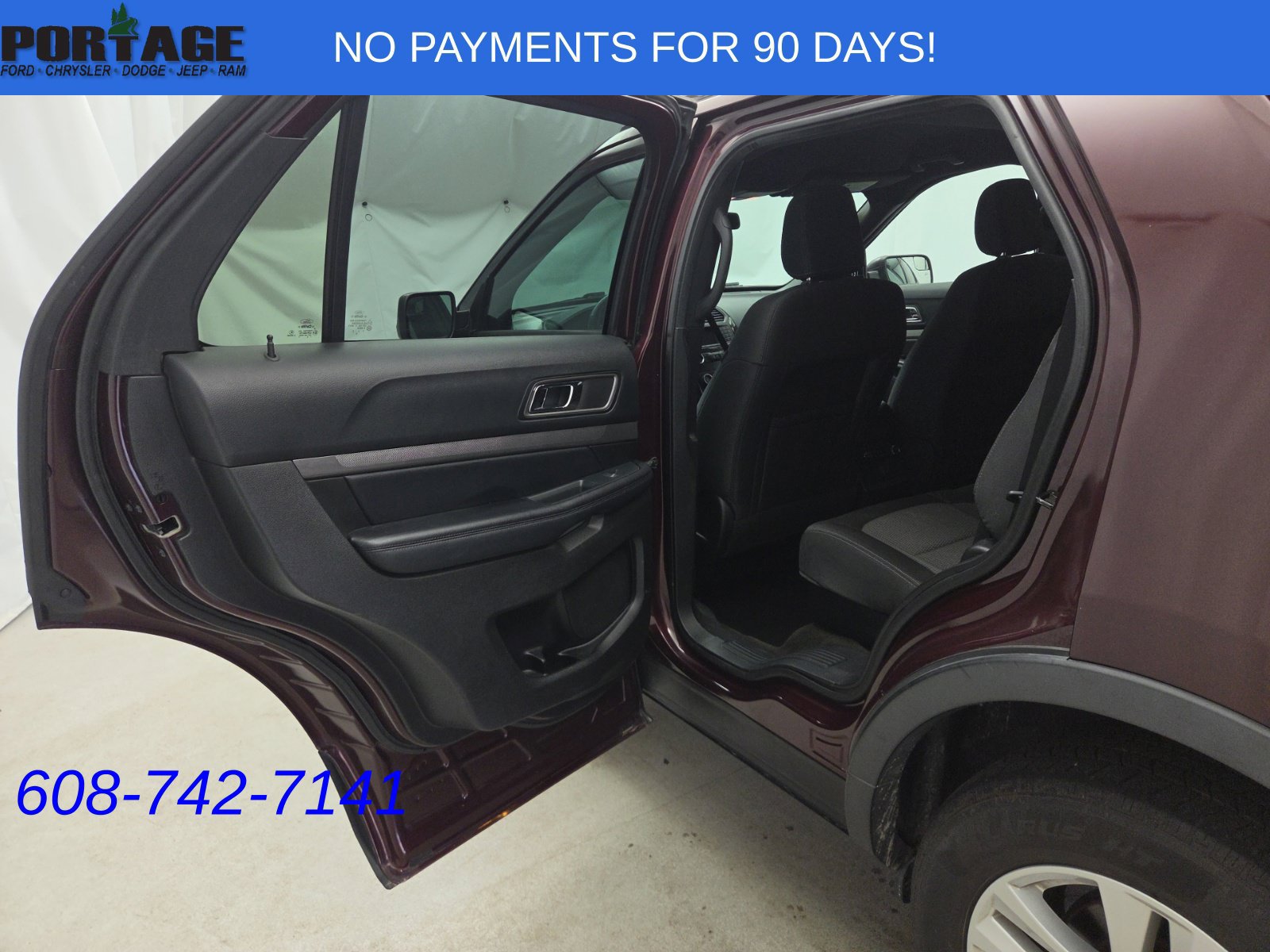 Used 2018 Ford Explorer XLT AWD/4WD image 27