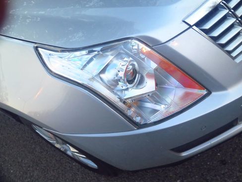 Used 2014 Cadillac SRX Luxury w/ Driver Awareness Package image 29