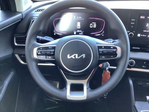 Used 2024 Kia Sportage LX image 19