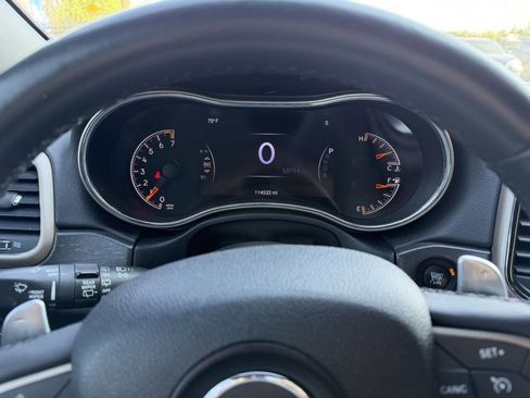 Used 2015 Jeep Grand Cherokee Laredo w/ Quick Order Package 23E image 29