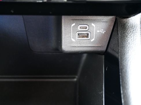 Used 2025 Jeep Compass Limited image 27