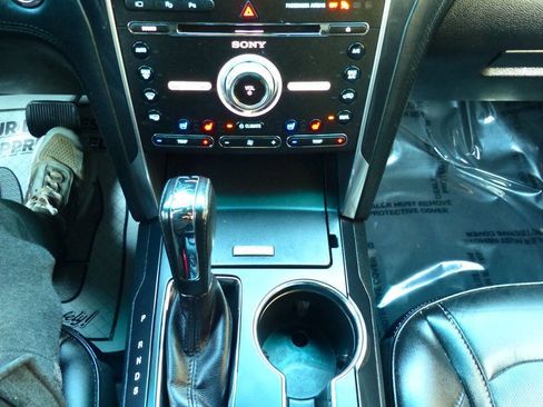 Used 2016 Ford Explorer Platinum image 37