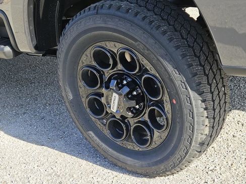 New 2026 Ford F250 Lariat w/ Black Appearance Package image 9