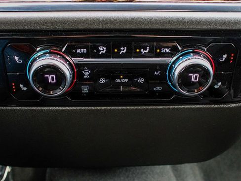 Used 2023 GMC Sierra 1500 Elevation image 23