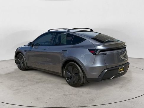 Used 2026 Tesla Model Y AWD image 7
