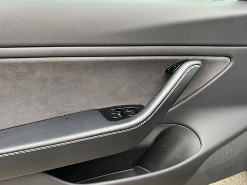 Used 2019 Tesla Model 3 Standard Range Plus image 12