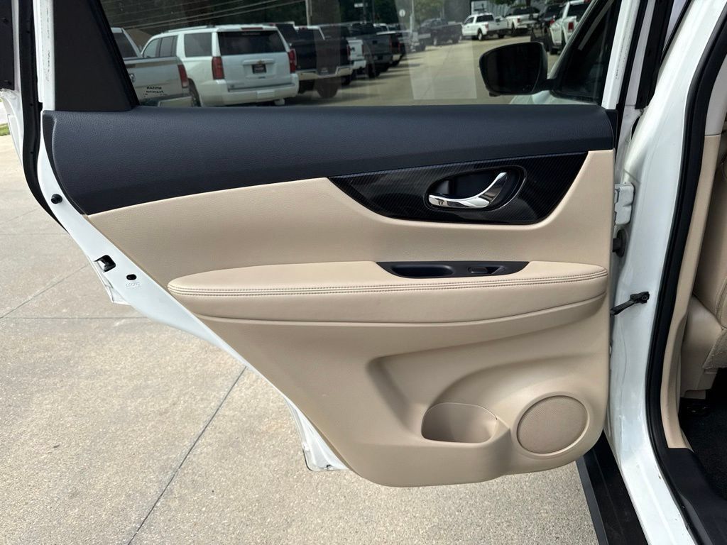 Used 2019 Nissan Rogue SL AWD/4WD image 41