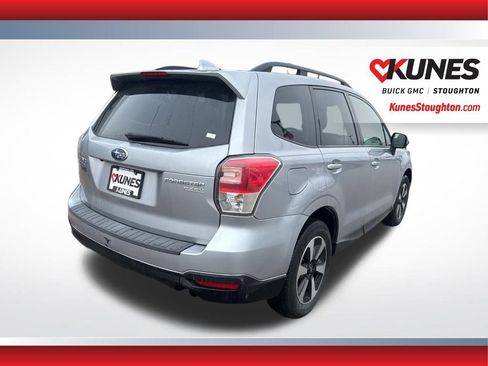 Used 2017 Subaru Forester 2.5i Premium w/ All-Weather Package AWD/4WD image 10