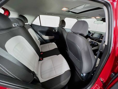 Certified 2024 Hyundai Venue SEL FWD image 27