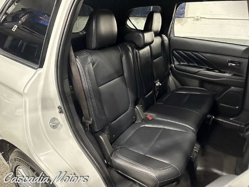 Used 2019 Mitsubishi Outlander SEL AWD/4WD image 12