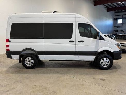 Used 2017 Mercedes-Benz Sprinter 2500 image 6
