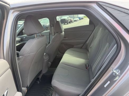 Used 2023 Hyundai Elantra SEL FWD image 7