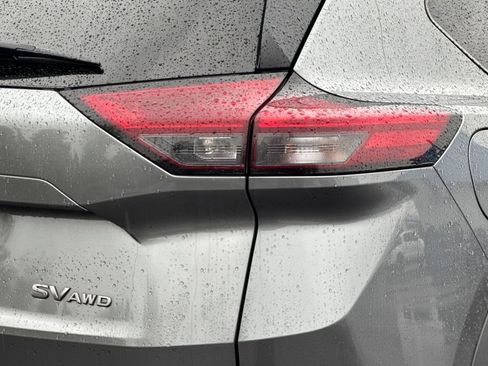 Used 2024 Nissan Rogue SV image 25