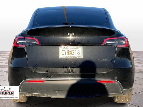 Used 2022 Tesla Model Y Long Range image 4