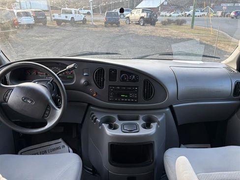 Used 2006 Ford E-450 and Econoline 450 image 18